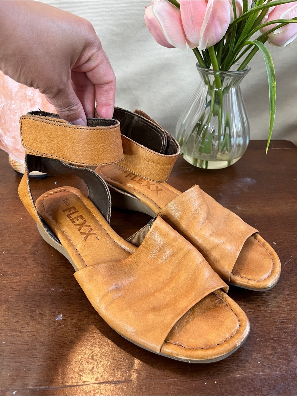 Gladiator Flat Leather Open-Toe Ankle-Strap Sandals Women's US 7